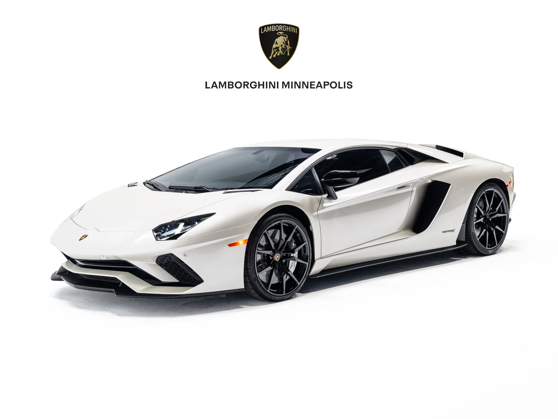 Used 2018 Bianco Isis Lamborghini  image 1