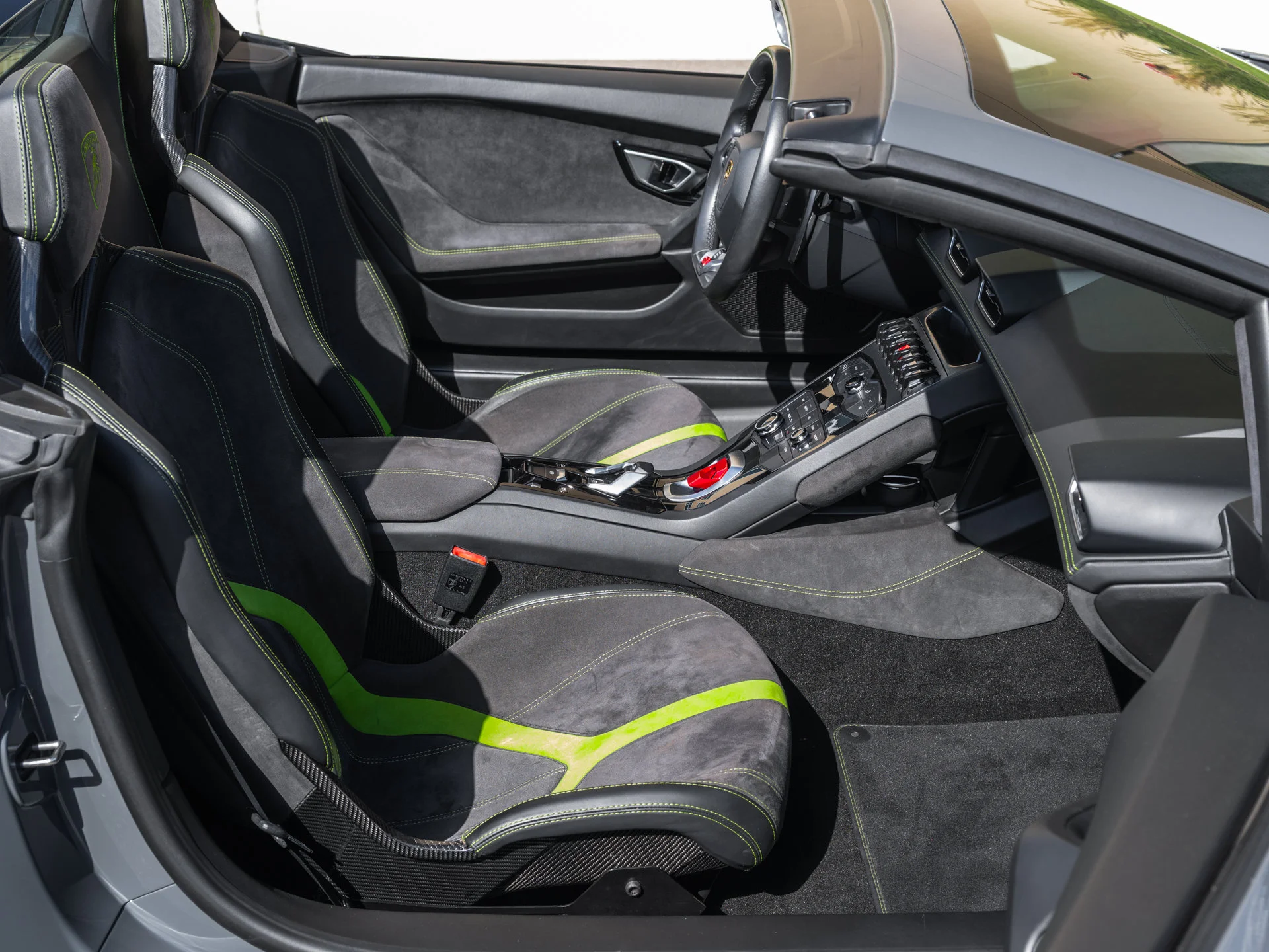 Used 2016  Lamborghini LP610-4S image 27