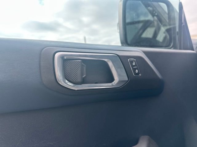 Used 2023 Silver Ford Outer Banks image 19