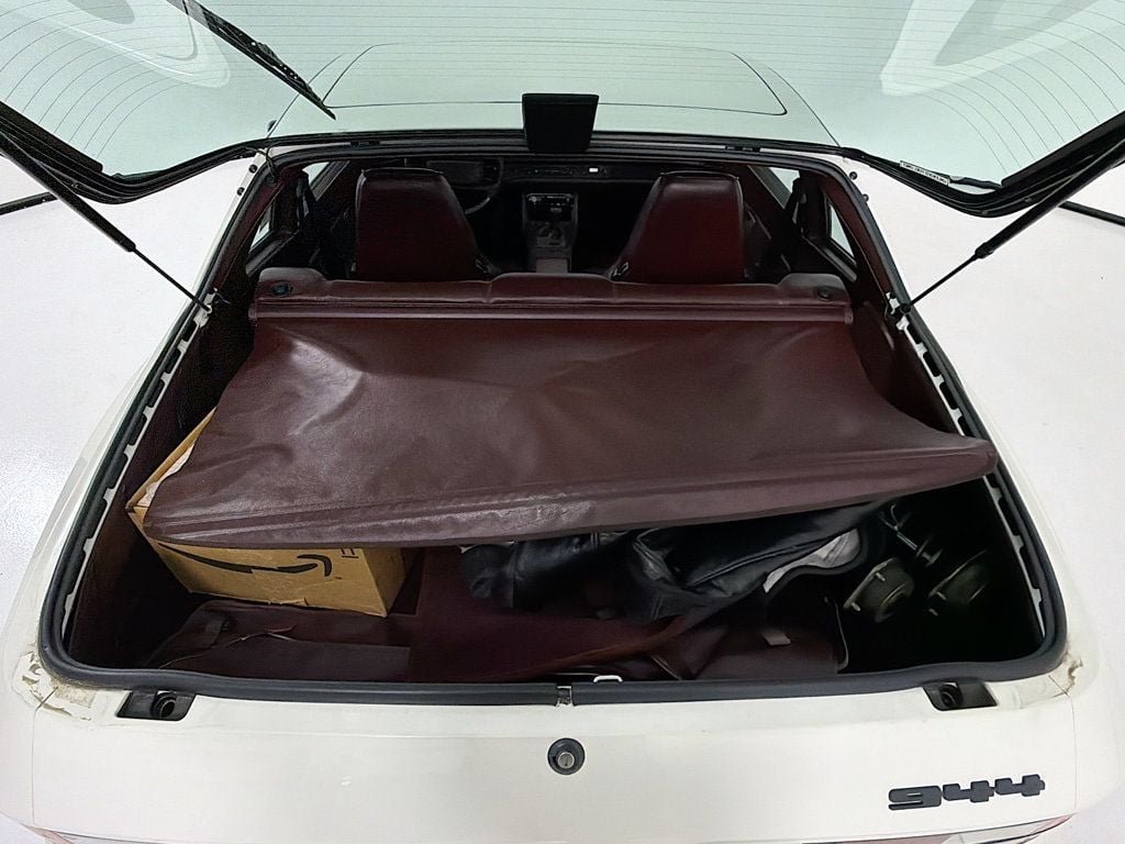 Used 1987 White Porsche  image 23