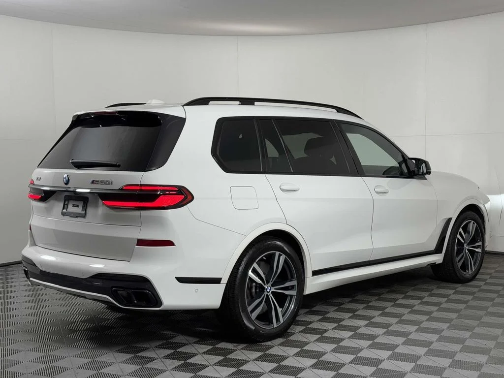 2025 BMW X7 M60i - Photo 10