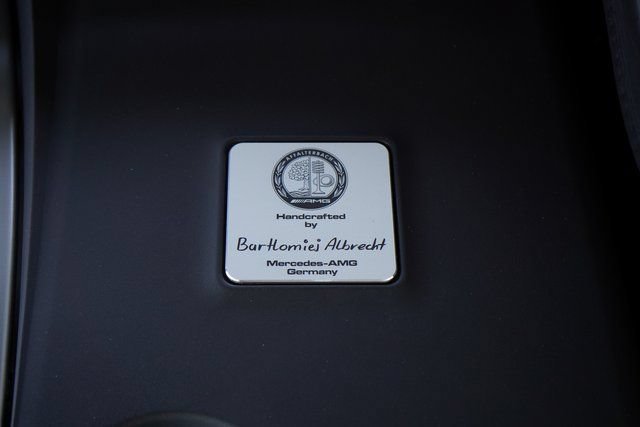 New 2026 MANUFAKTUR Moonlight White Metallic Mercedes-Benz AMG® GLE 63 S 4MATIC+ SUV image 81