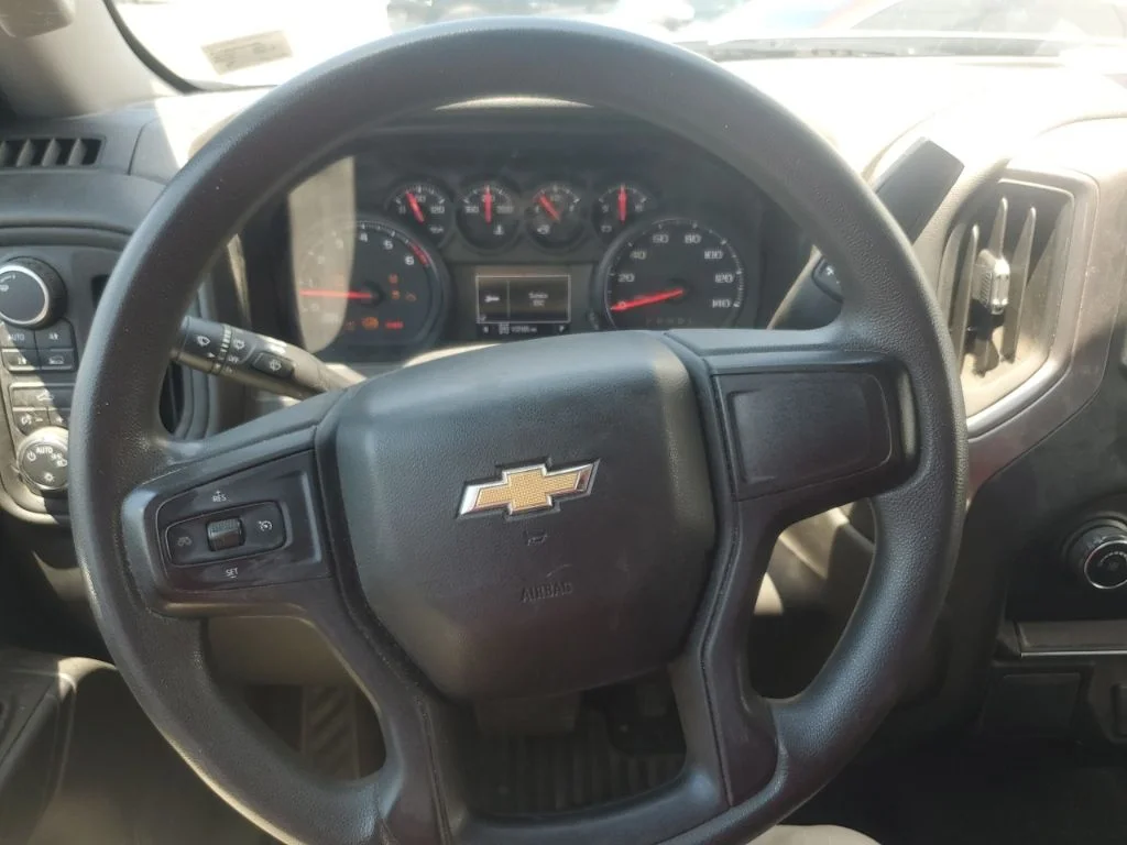 Used 2019 Silver Chevrolet Custom image 14