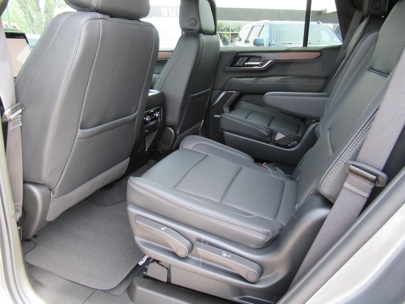 Used 2025 Silver GMC Denali image 35