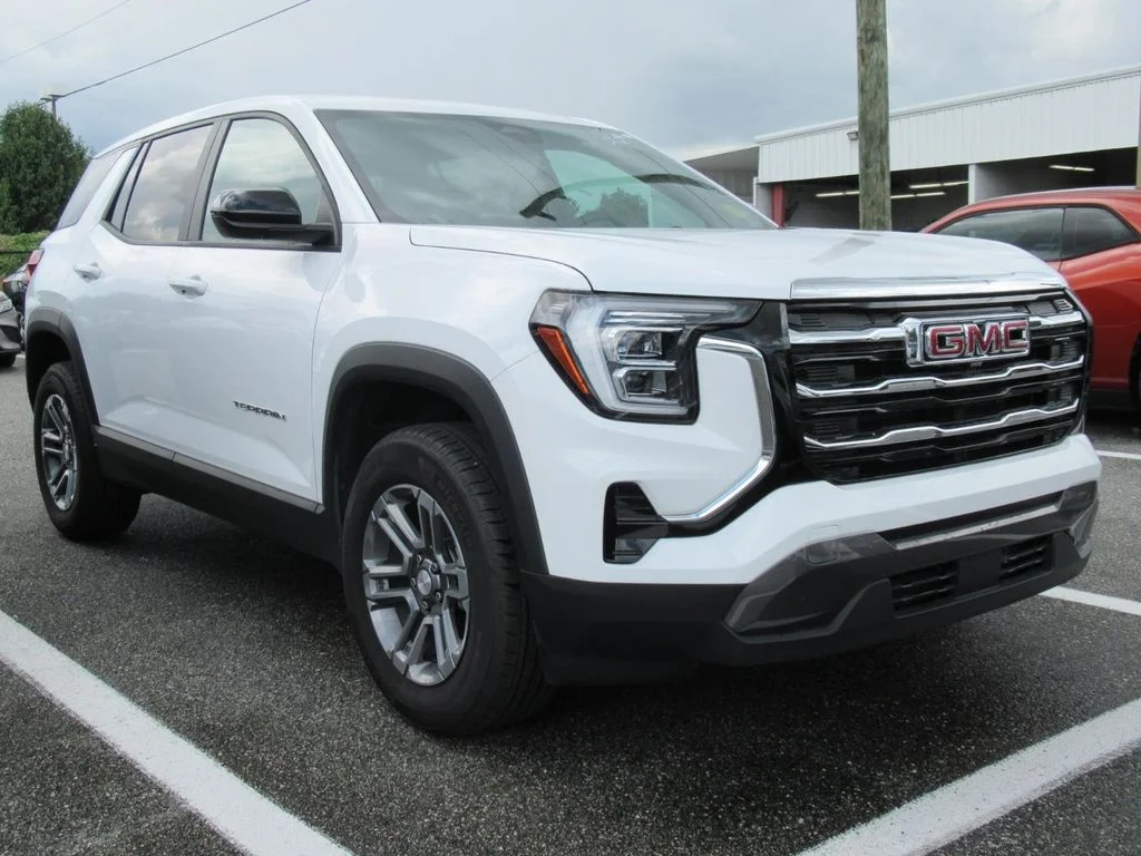Used 2026 White GMC Elevation image 1