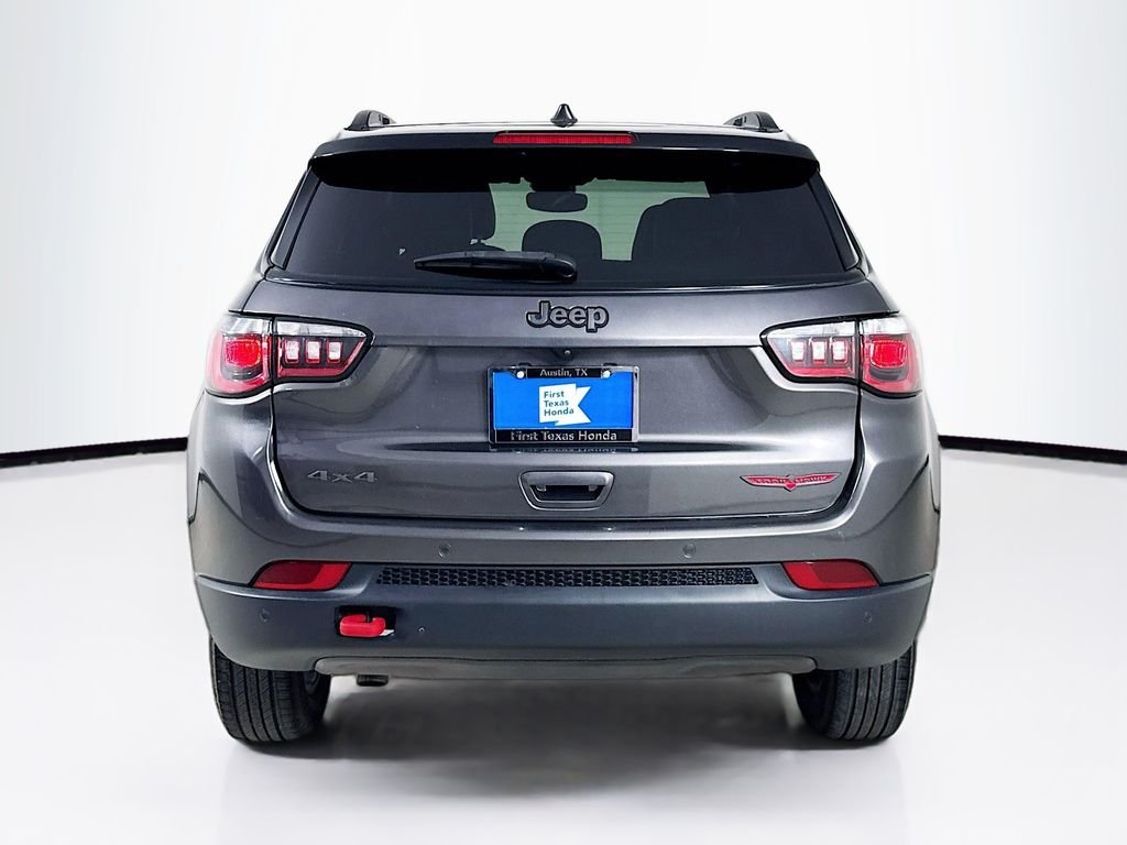 Used 2023 Granite Crystal Metallic Clearcoat Jeep Trailhawk image 6