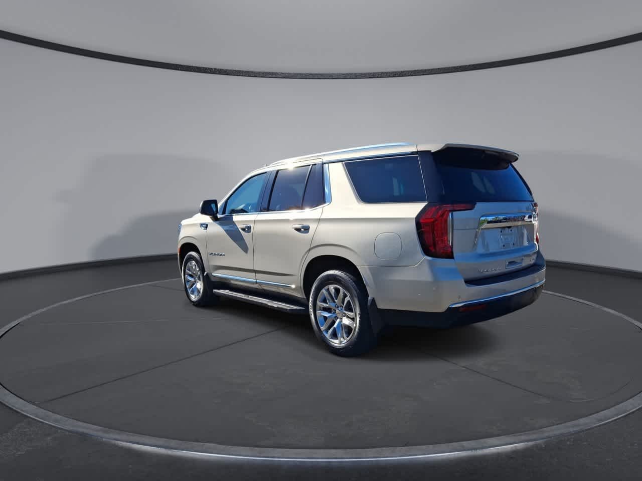Used 2022 Pearl Beige Metallic GMC SLT image 6