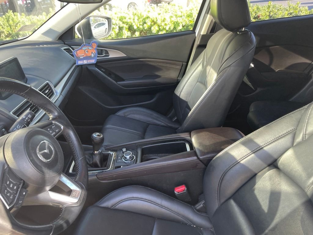Used 2017 Snowflake White Pearl Mazda Touring 2.5 image 8