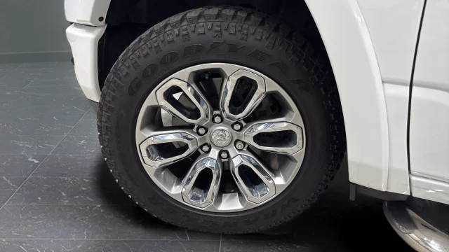 Used 2022 Bright White Clearcoat Ram Laramie image 40