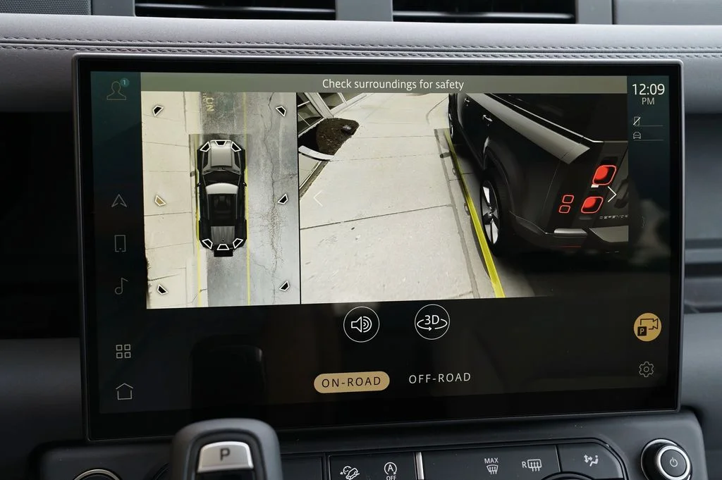 Used 2026 Black Land Rover X-Dynamic SE image 27