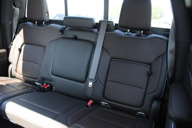 Used 2024 White GMC Denali image 22