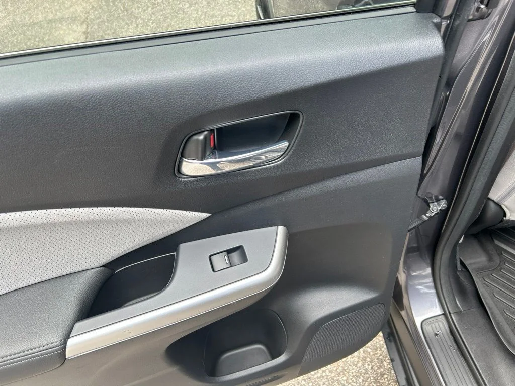 Used 2015  Honda Touring image 25