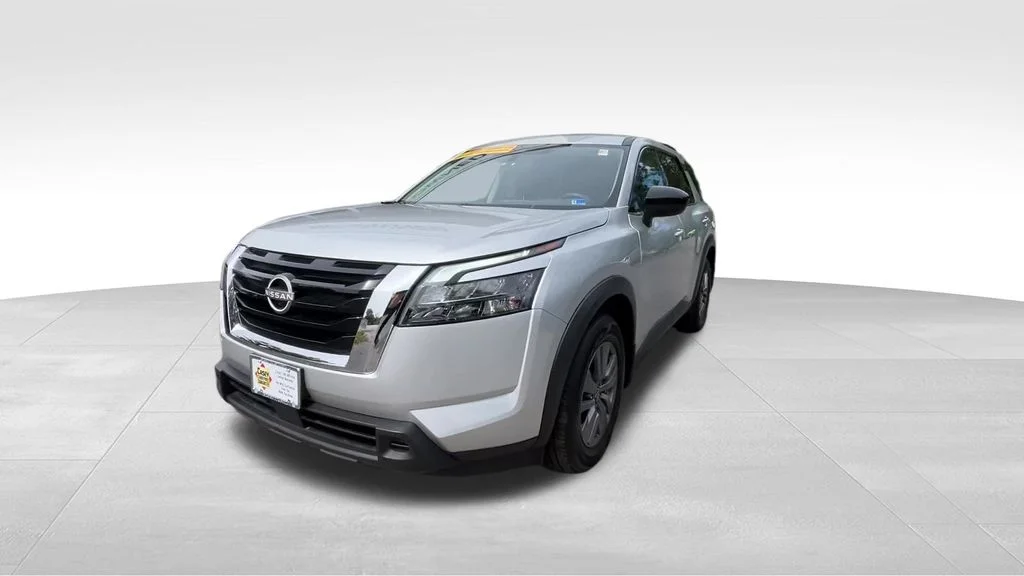 Used 2025 Brilliant Silver Metallic Nissan S image 15