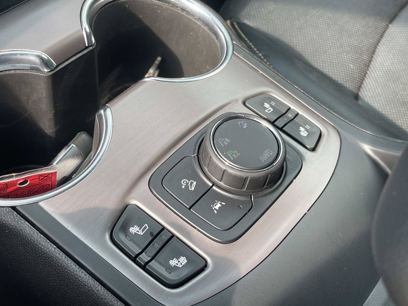 Used 2023 Summit White GMC AT4 image 37