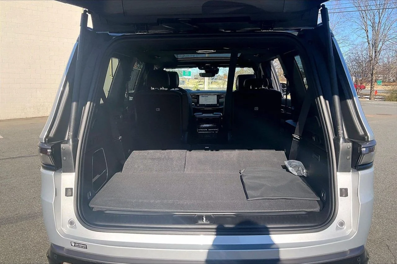 New 2026 Silver Zynith Jeep Limited Reserve image 27