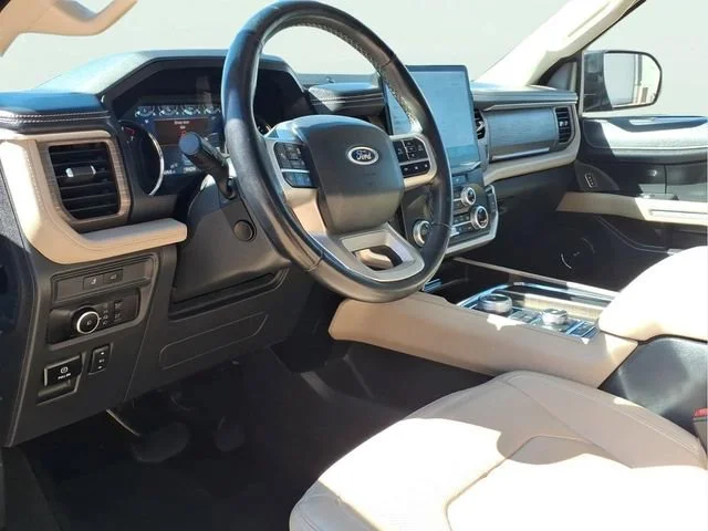 Used 2024  Ford Limited image 10