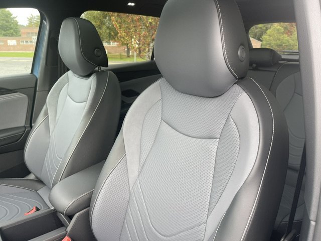 New 2026 Monterey Blue Pearl Volkswagen 2.0T SE R-Line Black image 9