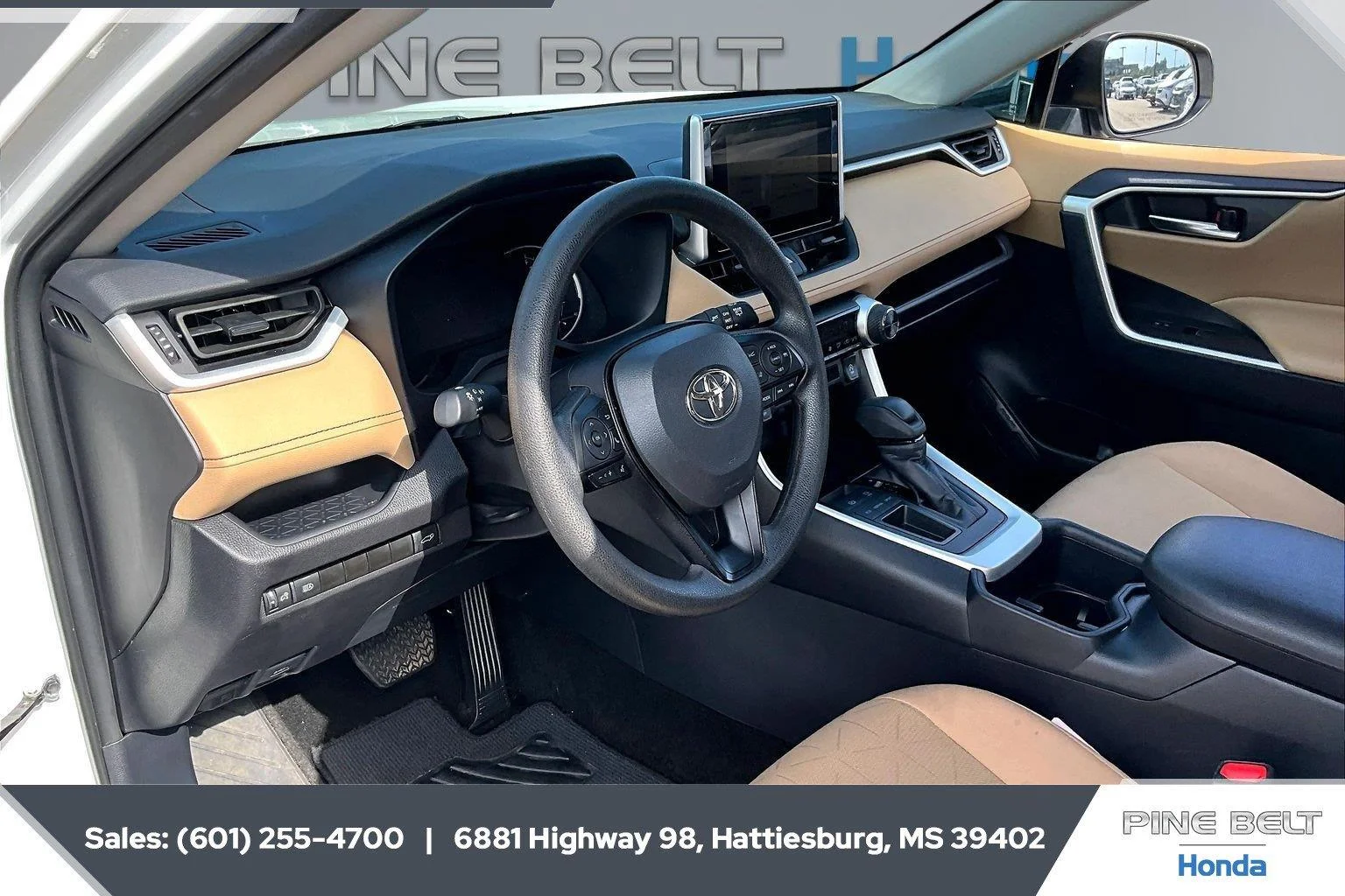 Used 2025 Ice Cap Toyota XLE image 12