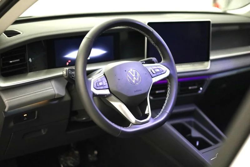 New 2026 White/off-white Volkswagen 2.0T SE image 12