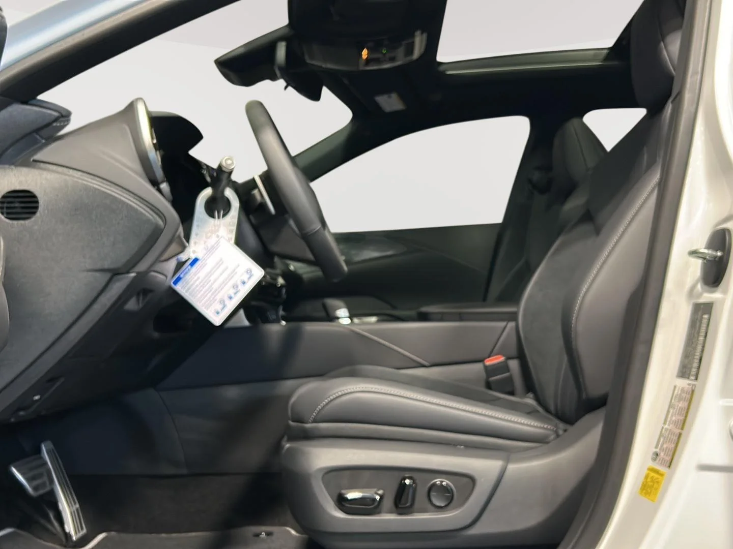 New 2026 Ultra White Lexus RX 500h F SPORT Performance image 4