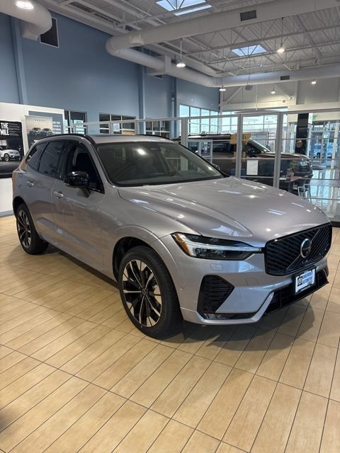 2026 Volvo XC60 B5 Plus Dark AWD's photo