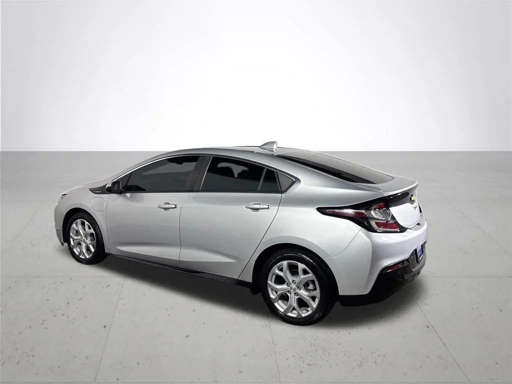 Used 2017 Silver Chevrolet Premier image 8