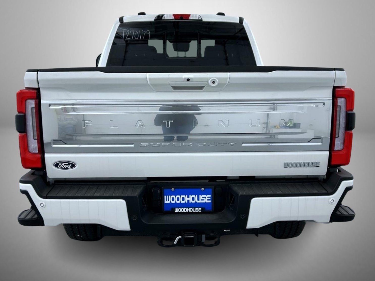 New 2027 Star White Metallic Tri-Coat Ford Platinum image 6