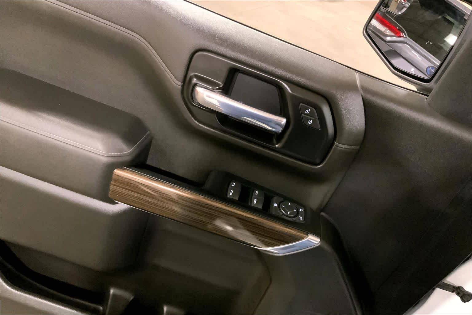 Used 2021 Summit White Chevrolet LT image 36