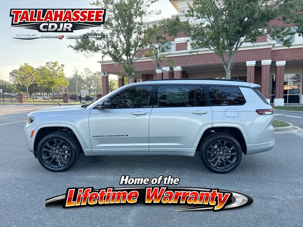 New 2026 Silver Zynith Exterior Paint Jeep Limited Reserve image 7