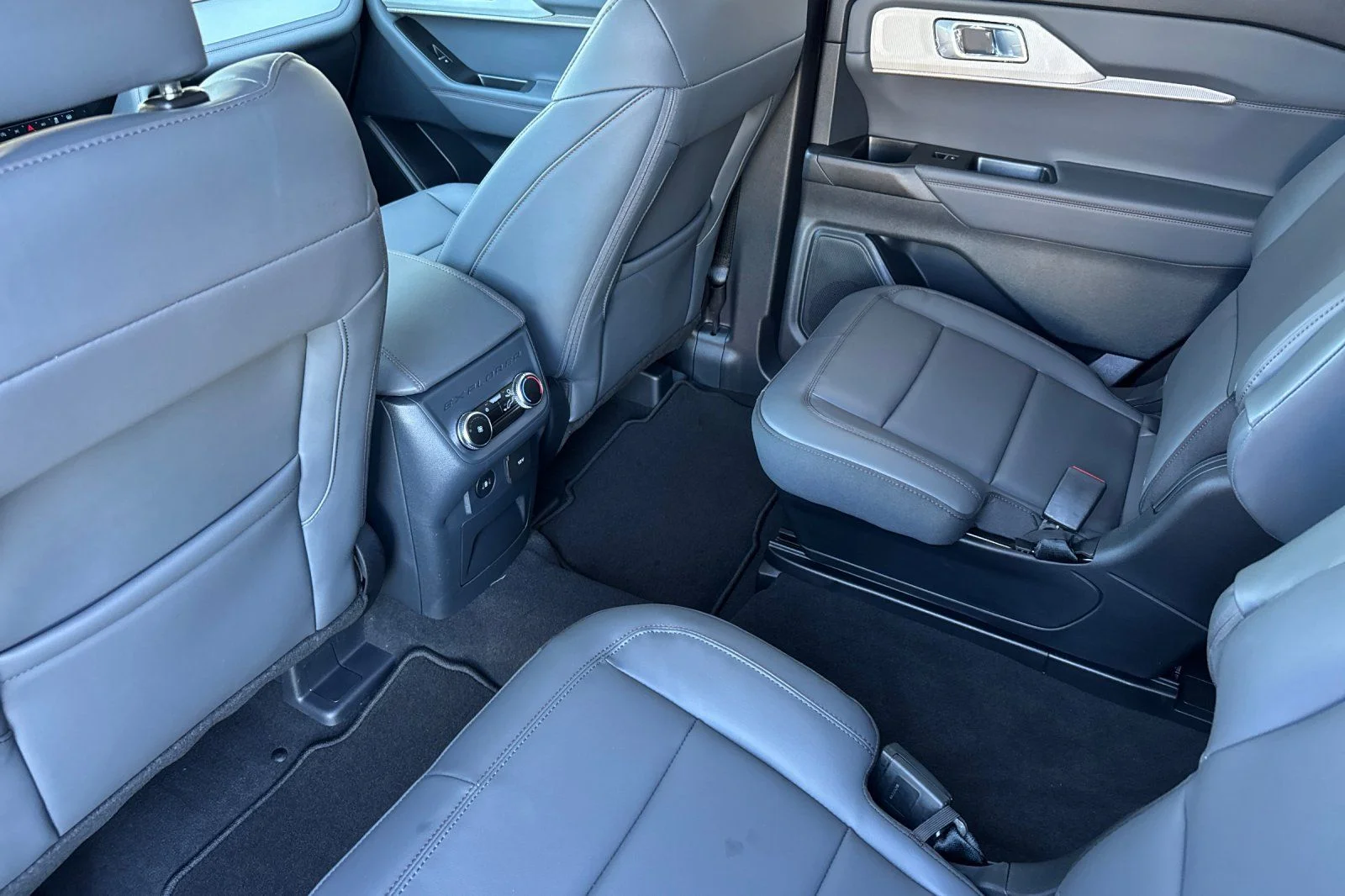 New 2026 Space White Metallic Ford Active image 15