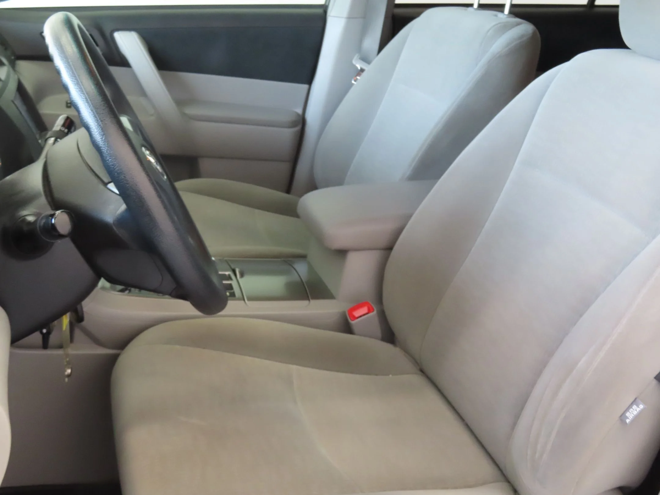 Used 2012 White Toyota Base image 11