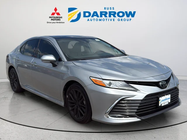Used 2024 Silver Toyota XLE image 7