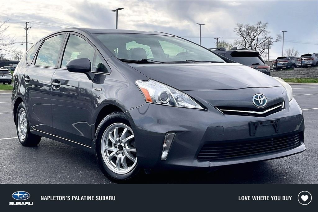 2014 Toyota Prius v Five