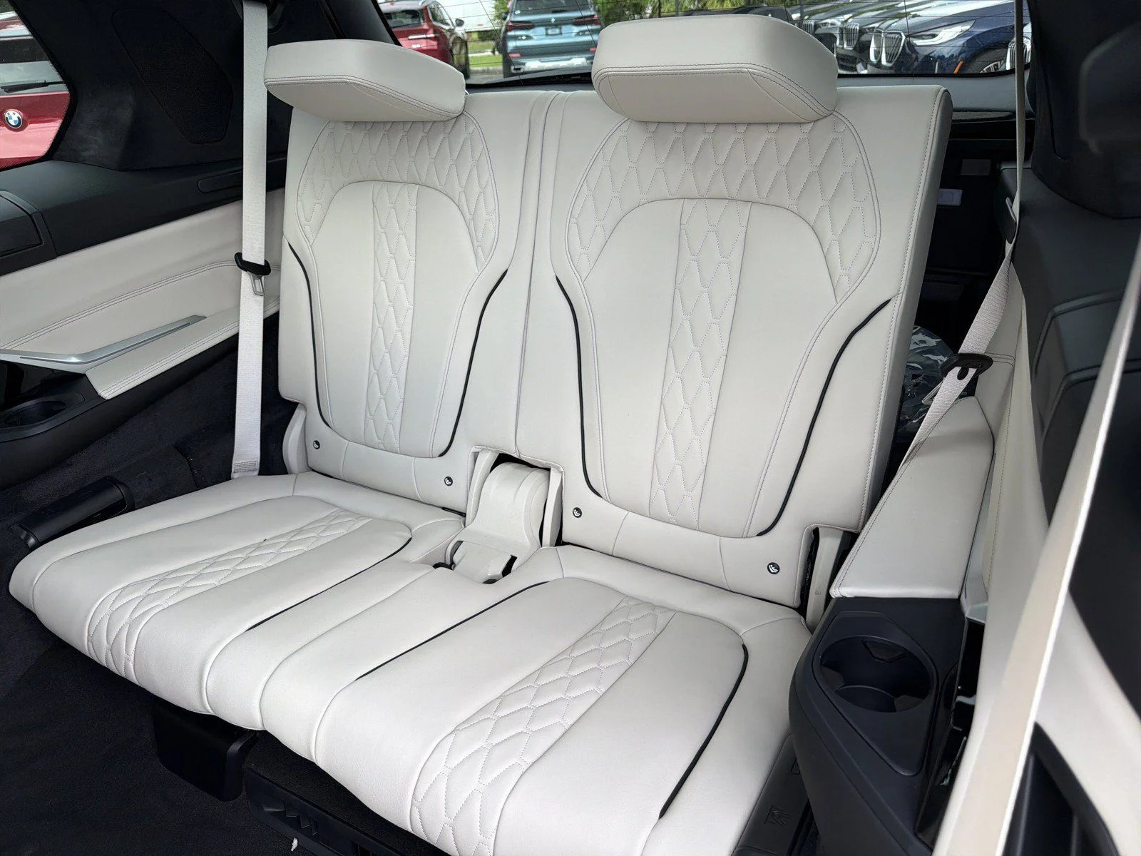 New 2027 Mineral White Metallic BMW xDrive40i image 24
