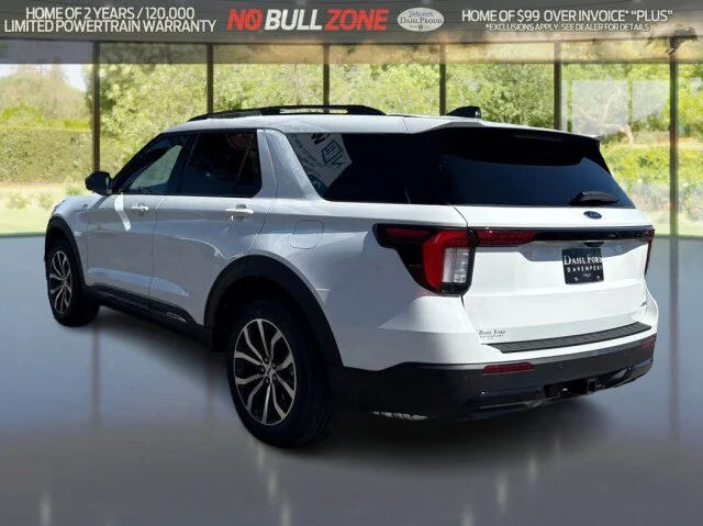 New 2026 Star White Metallic Tri-Coat Ford ST-Line image 27