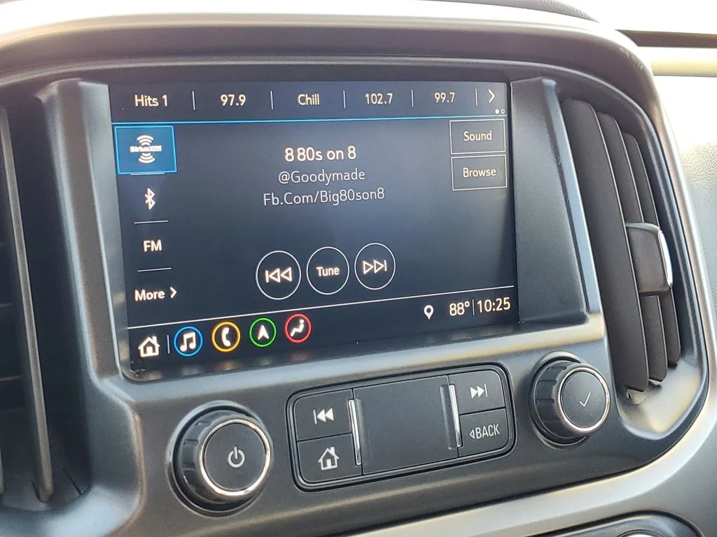 Used 2019 Gray Chevrolet Z71 image 20