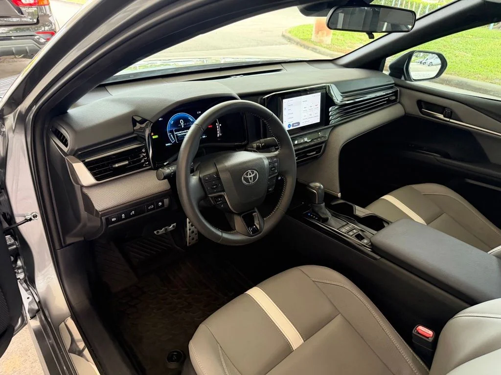 Used 2025 White Toyota SE image 7