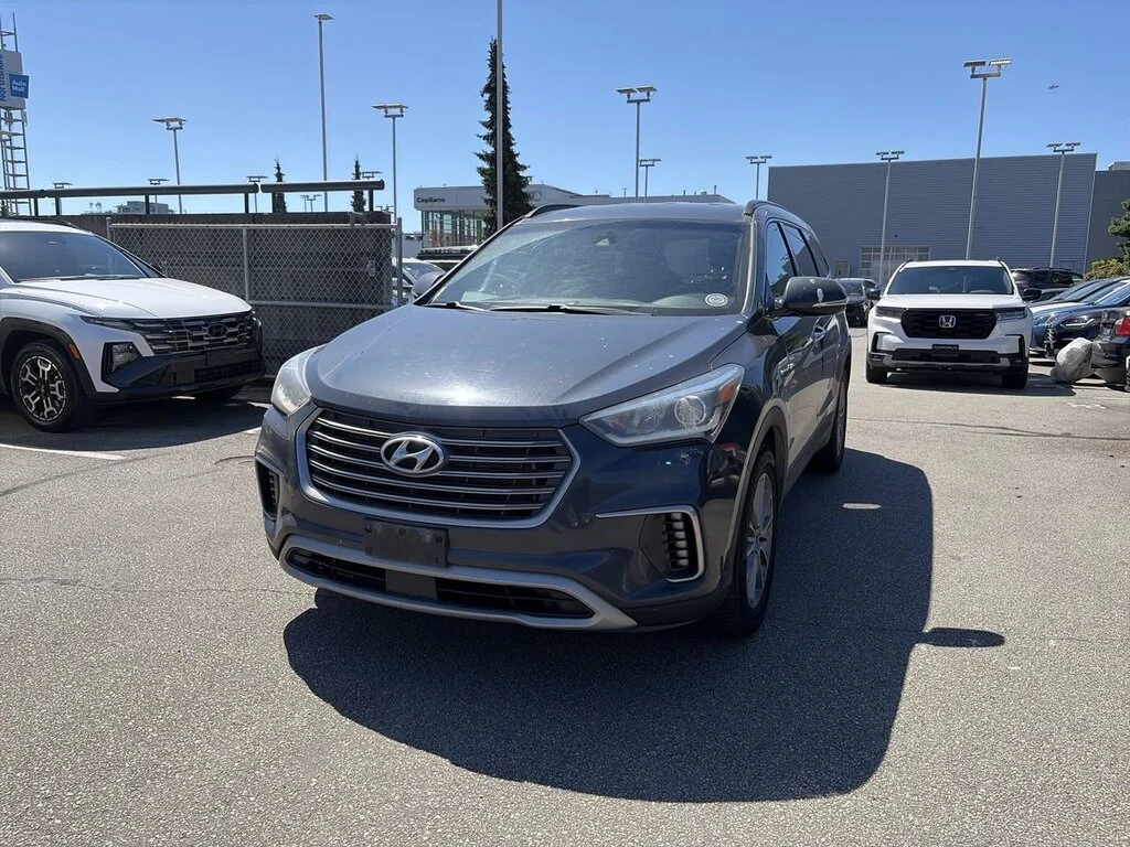 Used 2019 Iron Frost Hyundai AWD Essential Dilawri Certified   Local BC   Great image 5