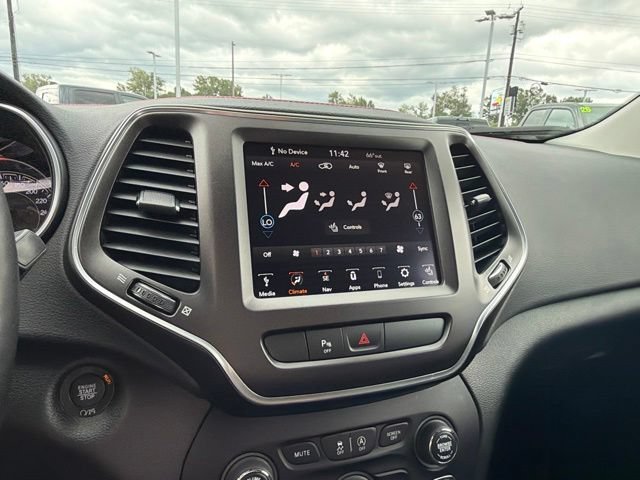 Used 2021 Granite Crystal Metallic Clearcoat Jeep Trailhawk image 26