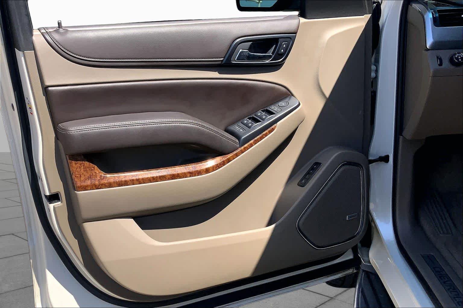 Used 2015 White Diamond Tricoat Chevrolet LTZ image 22