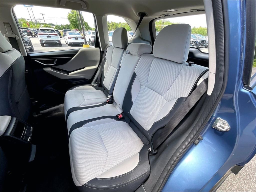 Used 2022 Horizon Blue Pearl Subaru Base image 14