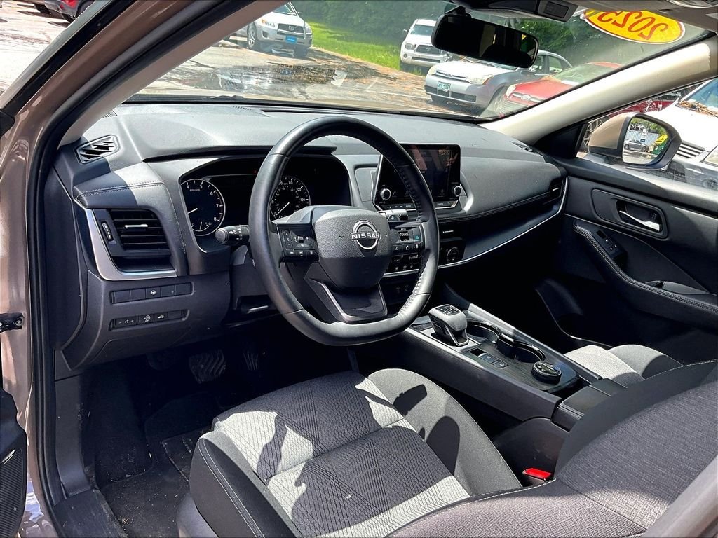 Used 2025 Baja Storm Metallic Nissan SV image 8
