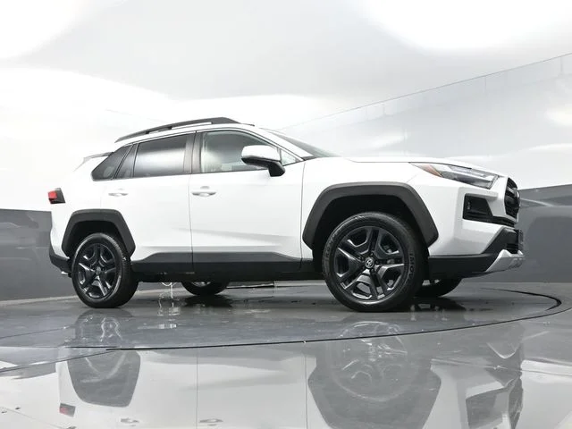Used 2022 White Toyota Adventure image 38
