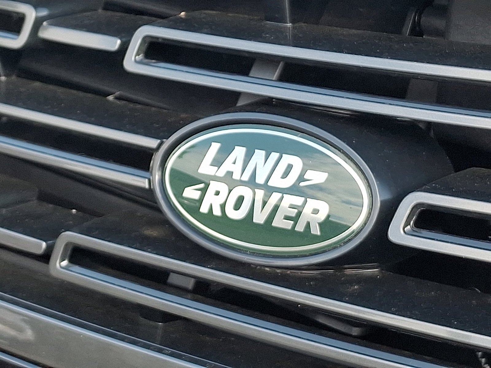 New 2026 Carpathian Grey Land Rover  image 19