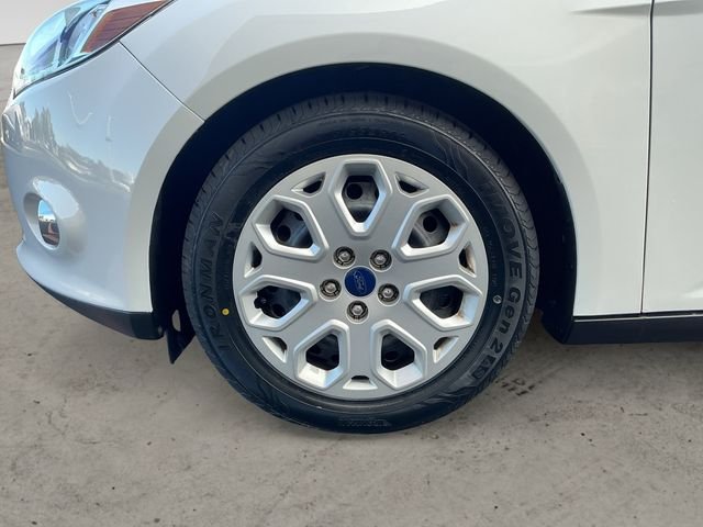 Used 2012 White Ford SE image 7