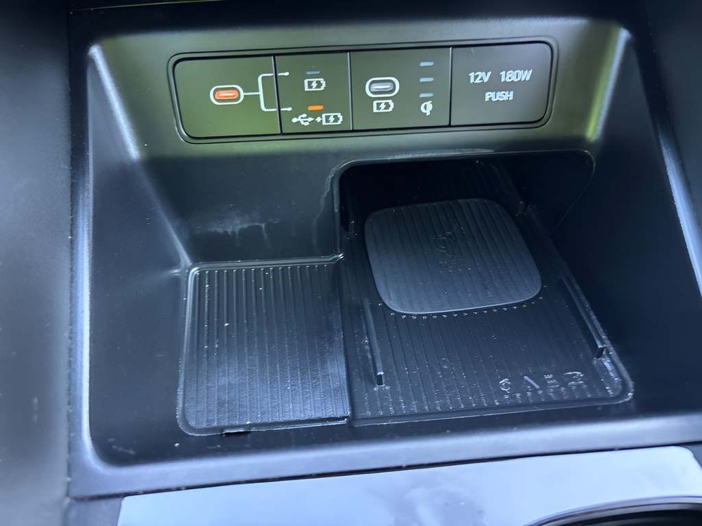 Certified Used 2025 Green Hyundai SEL image 31