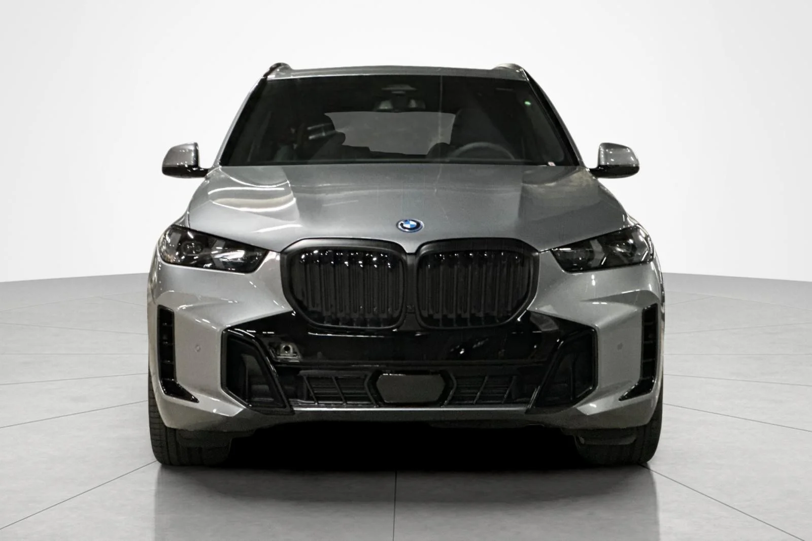 New 2026 Skyscraper Grey Metallic BMW xDrive50e image 8