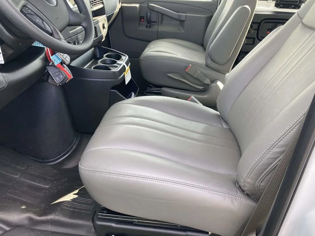 New 2026 Summit White GMC Work Van image 15