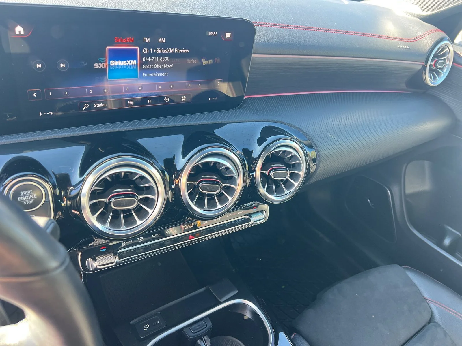 Used 2023 Digital White Metallic Mercedes-Benz CLA 250 image 14