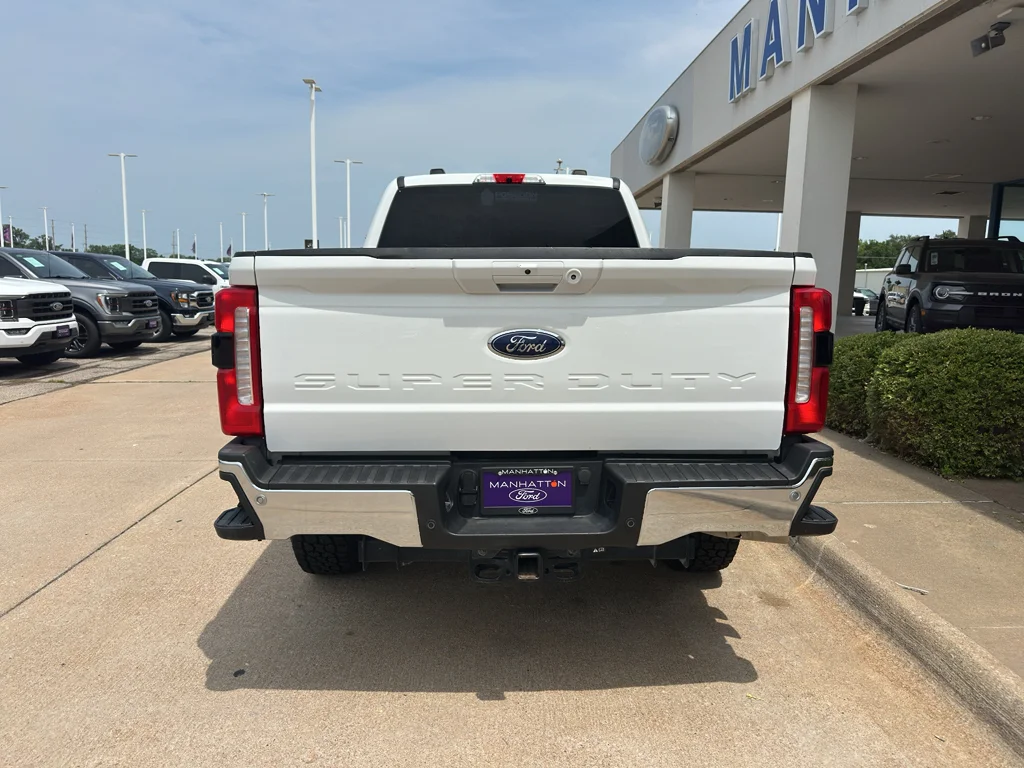 Used 2025 Oxford White Ford LARIAT image 12
